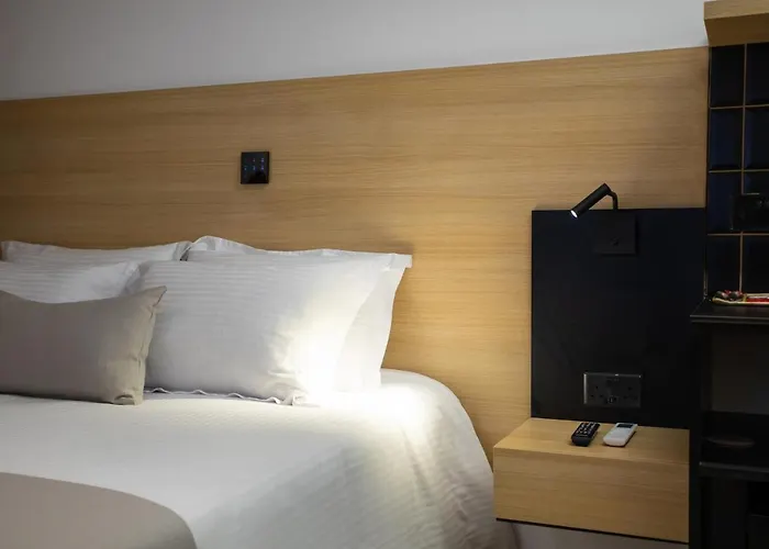 Aparthotel Alinea Urban Saripolou Square 4*