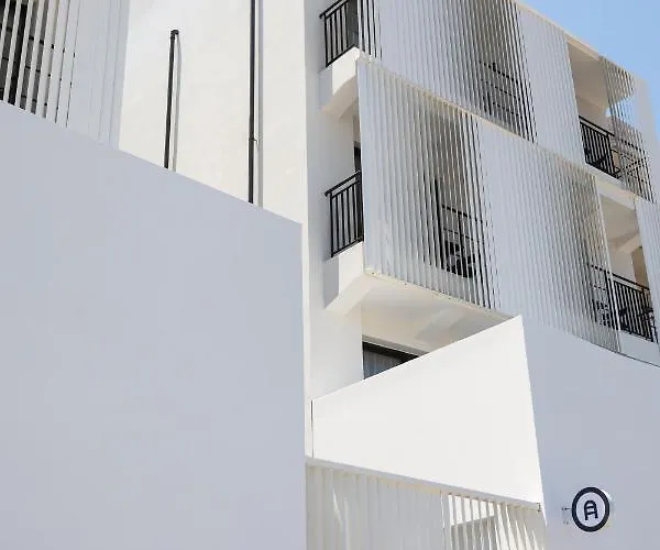 Alinea Urban Saripolou Square 4*