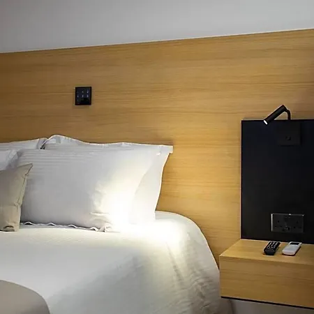 Aparthotel Alinea Urban Saripolou Square 4*
