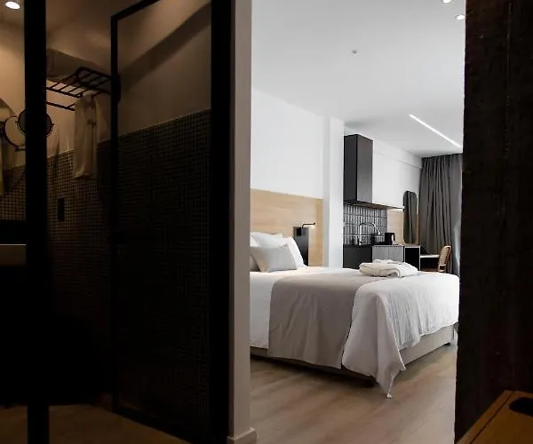 Alinea Urban Saripolou Square Apartahotel 4*