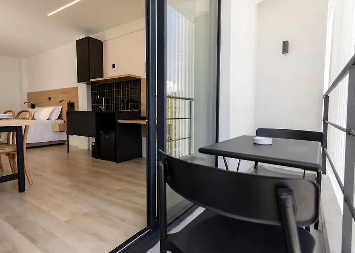 Apartahotel Alinea Urban Saripolou Square