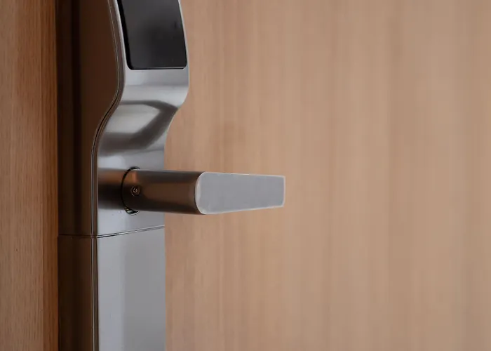 Alinea Urban Saripolou Square 4*